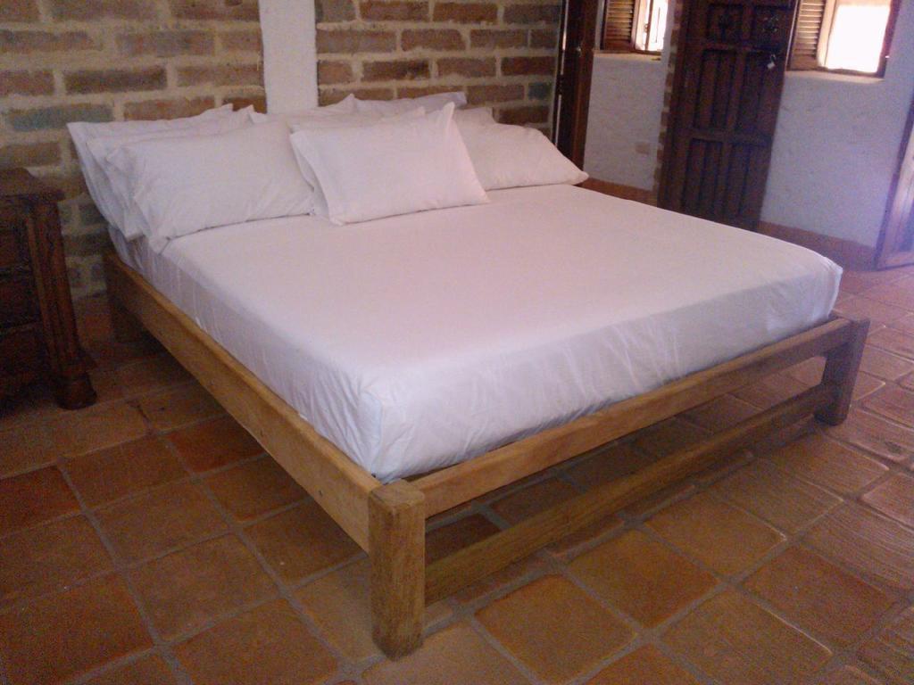 Hotel Santa Barbara Colonial - Santa Fe De Antioquia Room photo