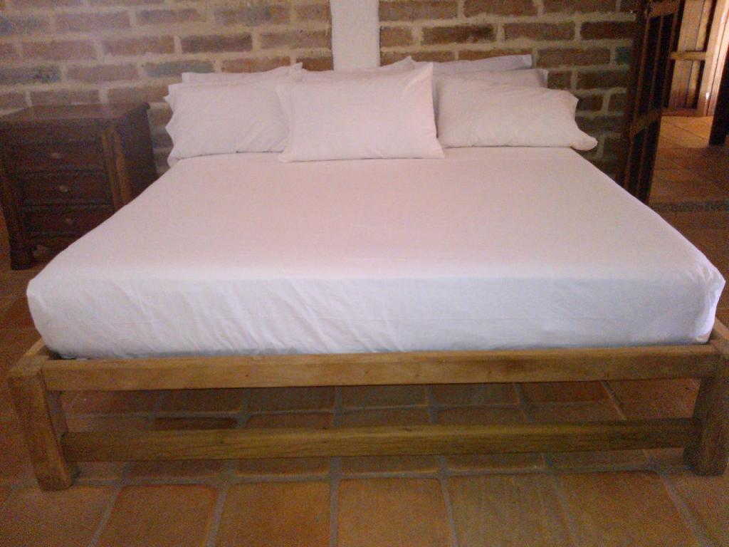 Hotel Santa Barbara Colonial - Santa Fe De Antioquia Room photo