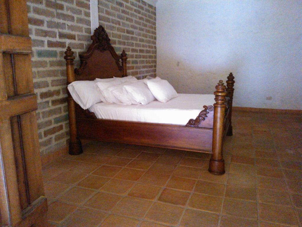Hotel Santa Barbara Colonial - Santa Fe De Antioquia Room photo
