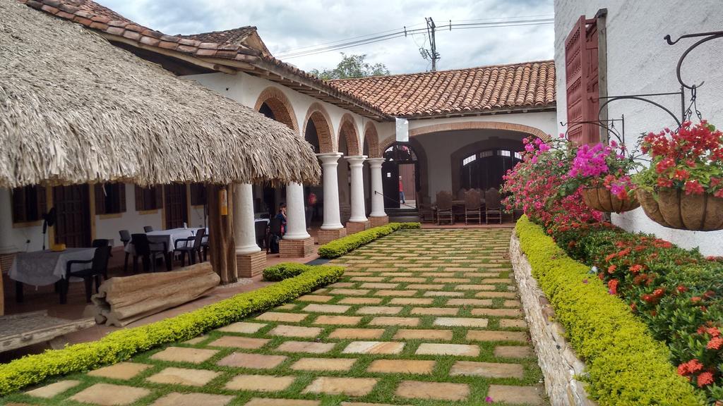 Hotel Santa Barbara Colonial - Santa Fe De Antioquia Room photo